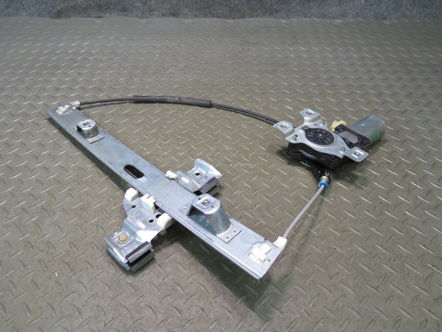 2003-2009 Hummer H2 Rear Right Side Door Window Regulator W/ Motor