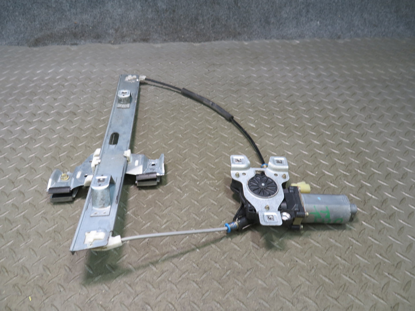 2003-2009 Hummer H2 Rear Right Side Door Window Regulator W/ Motor