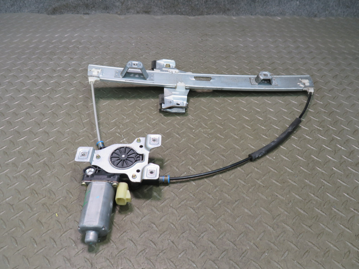 2003-2009 Hummer H2 Rear Right Side Door Window Regulator W/ Motor