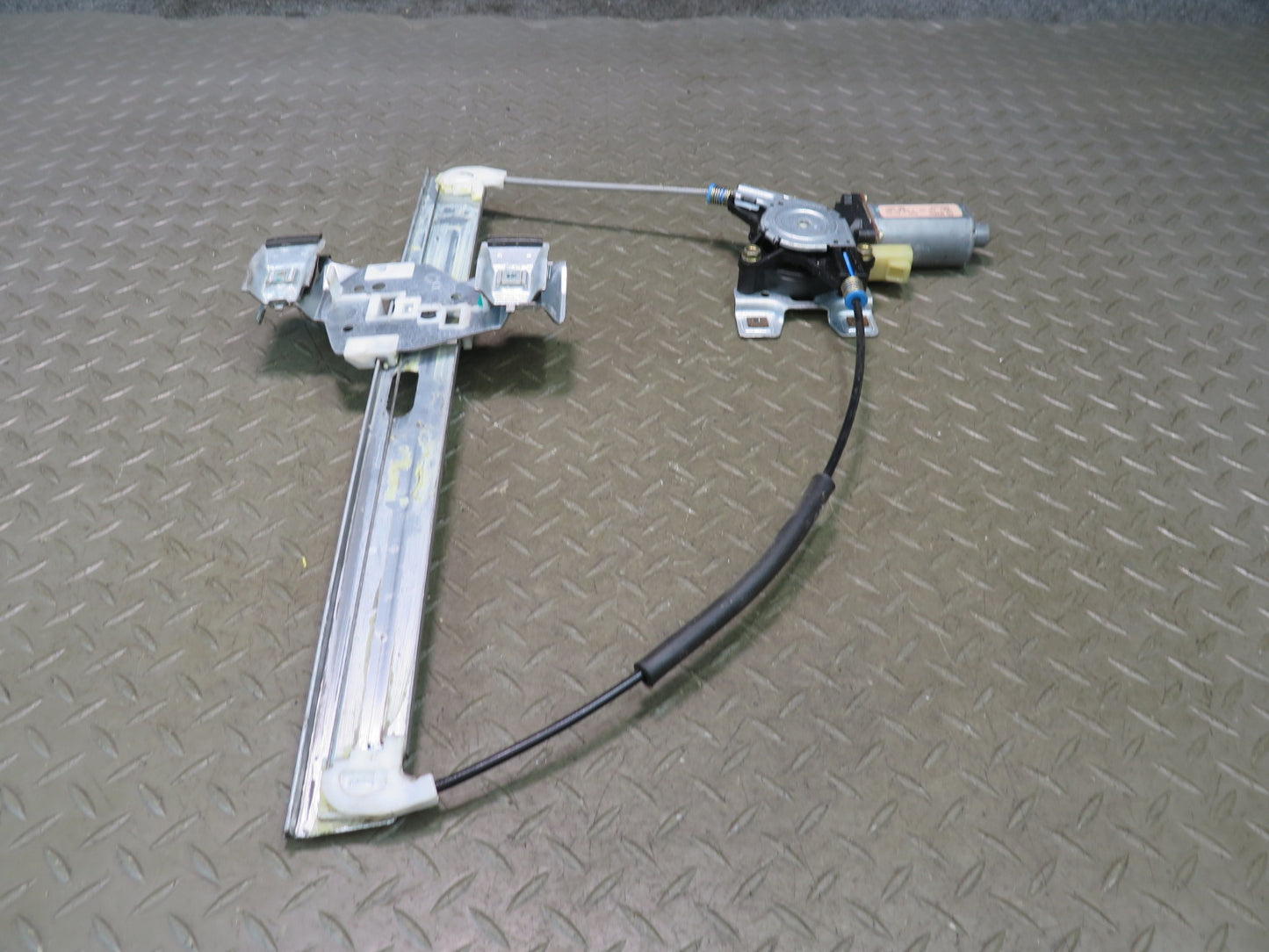 2003-2009 Hummer H2 Rear Right Side Door Window Regulator W/ Motor