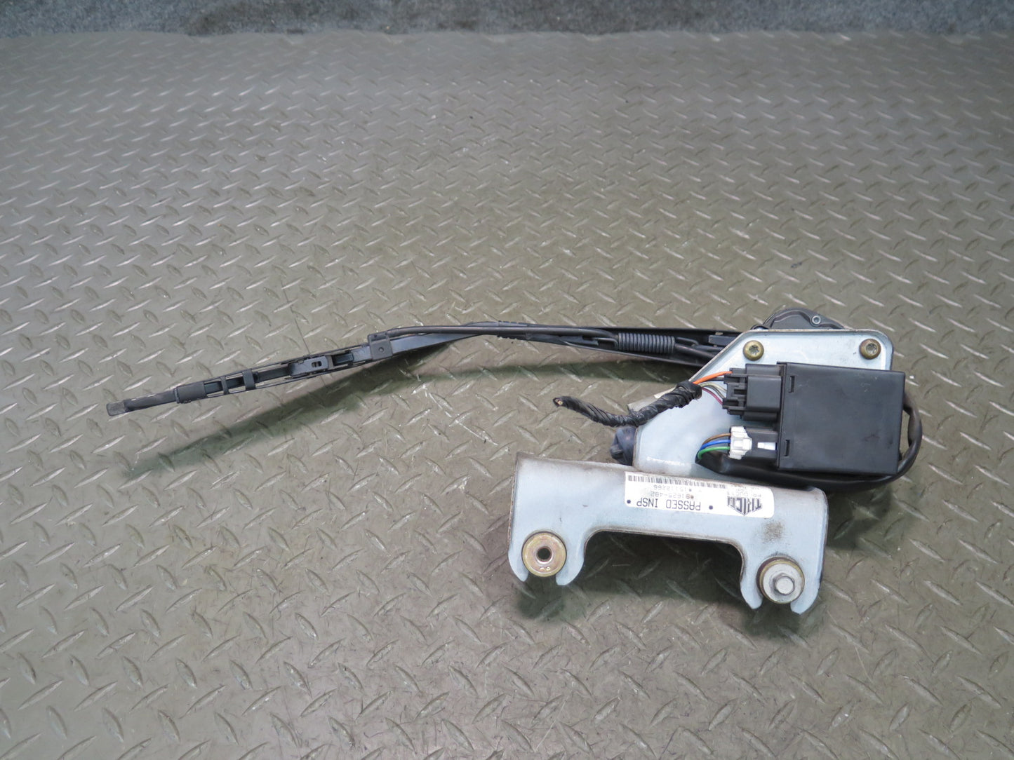 2003-2007 Hummer H2 Rear Tailgate Lift Gate Back Door Wiper W/ Motor 15112266
