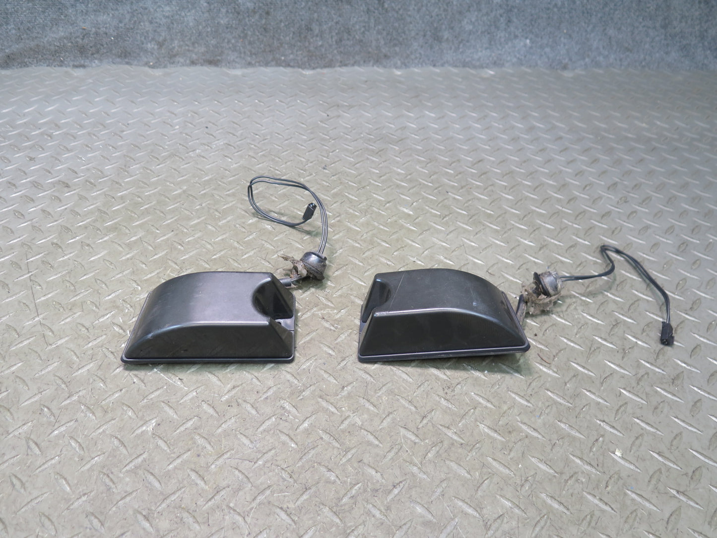 2003-2009 Hummer H2 Rear Roof Clearance Marker Light Lamp Set of 2