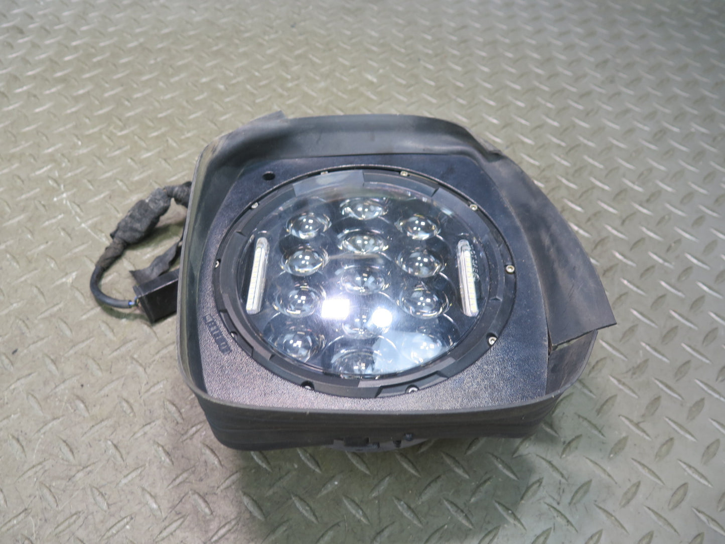 2003-2007 Hummer H2 Front Left & Right Aftermarket LED Headlight Lamp Set of 2