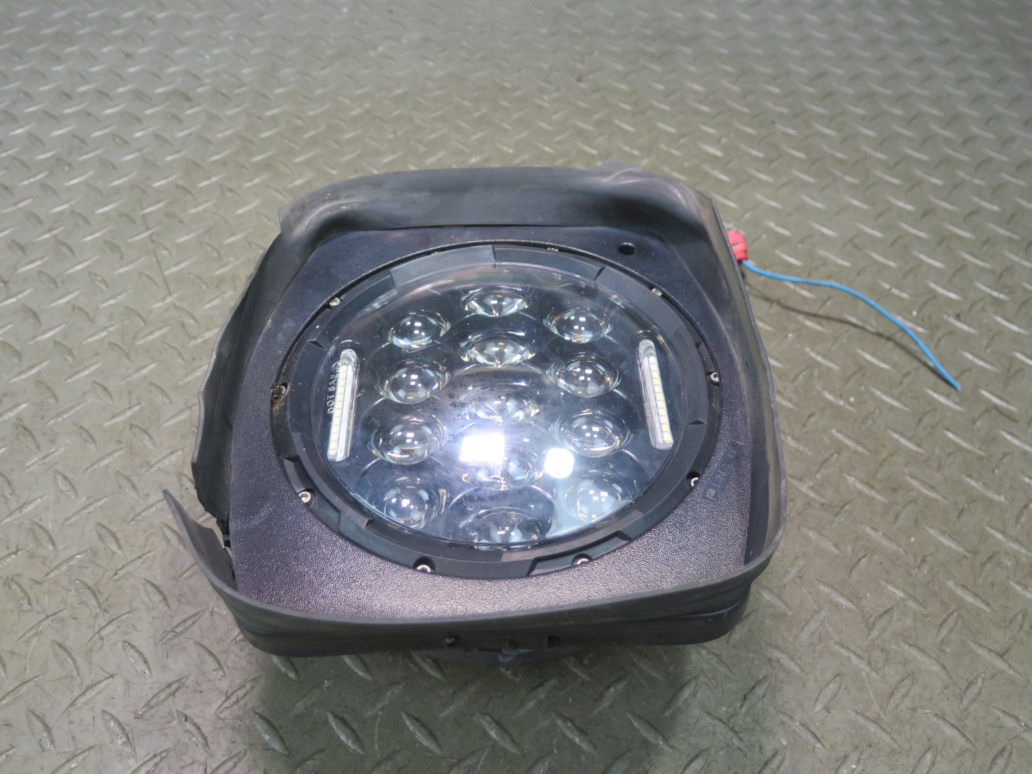 2003-2007 Hummer H2 Front Left & Right Aftermarket LED Headlight Lamp Set of 2