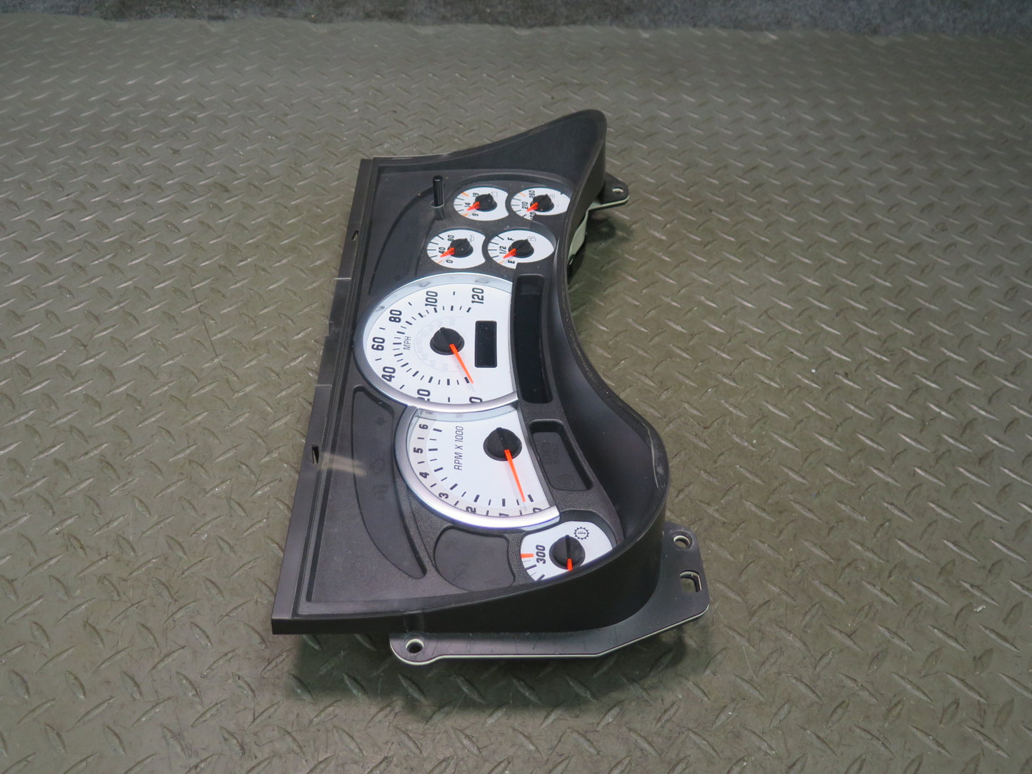 2004 Hummer H2 Dash Instrument Cluster Gauge Speedometer 15114639