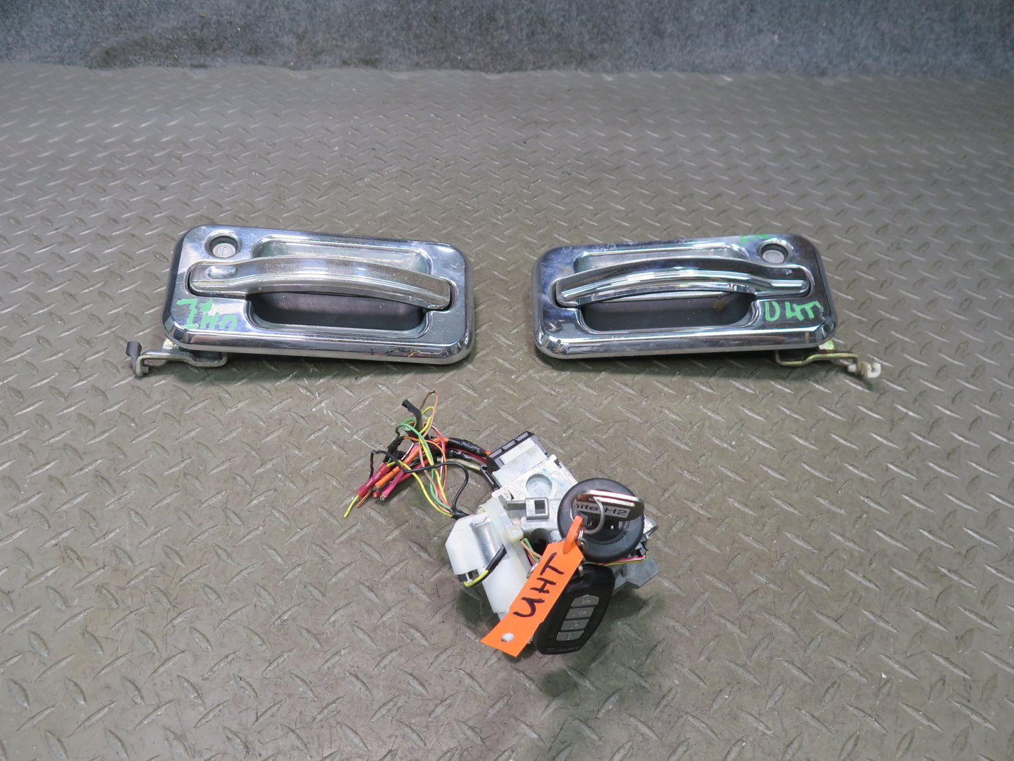 2003-2007 Hummer H2 Ignition Switch KEY Front Left & Right Side Door Handle Set