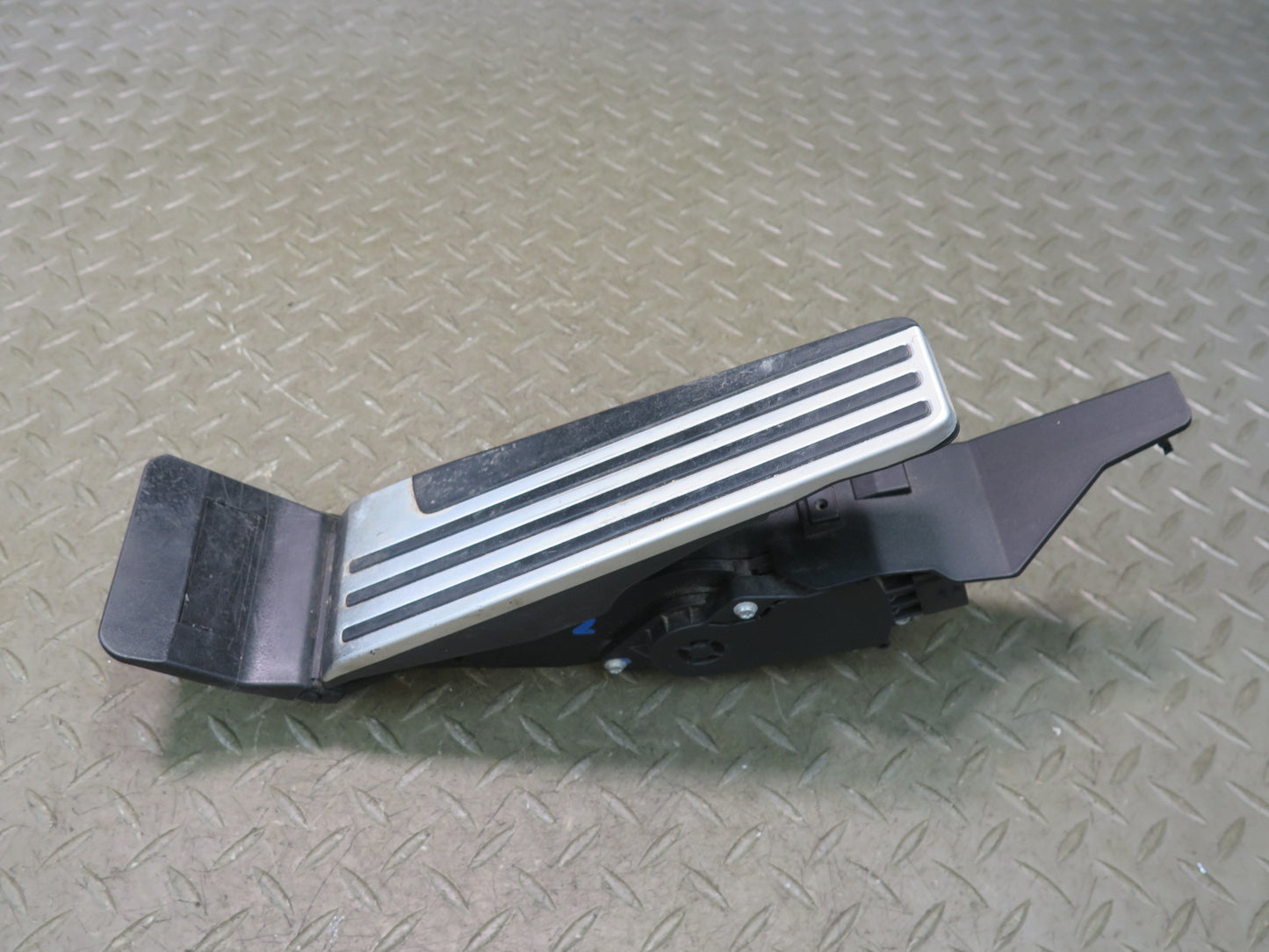 09-20 Nissan Z34 370Z Gas Acceleration Pedal 18002-1NC0C OEM