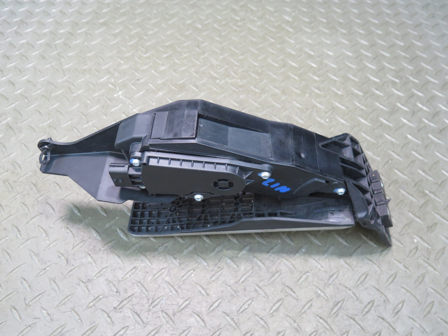 09-20 Nissan Z34 370Z Gas Acceleration Pedal 18002-1NC0C OEM