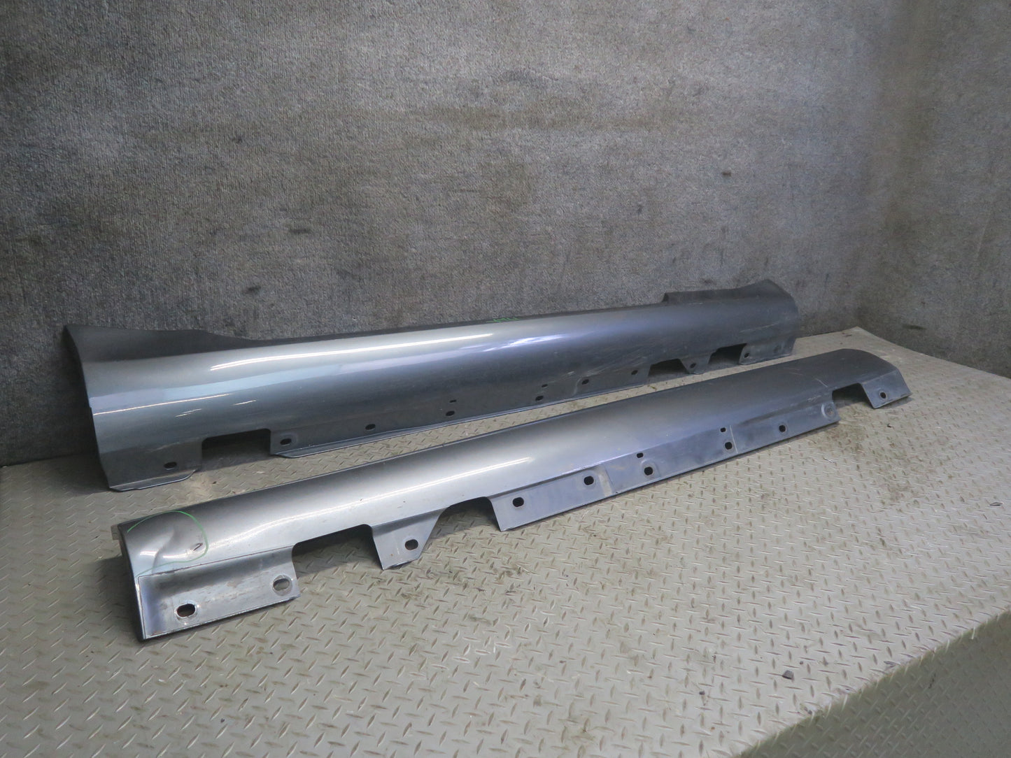 05-11 Mercedes R171 Slk-class Set of 2 Side Skirt Rocker Panel Molding Damaged