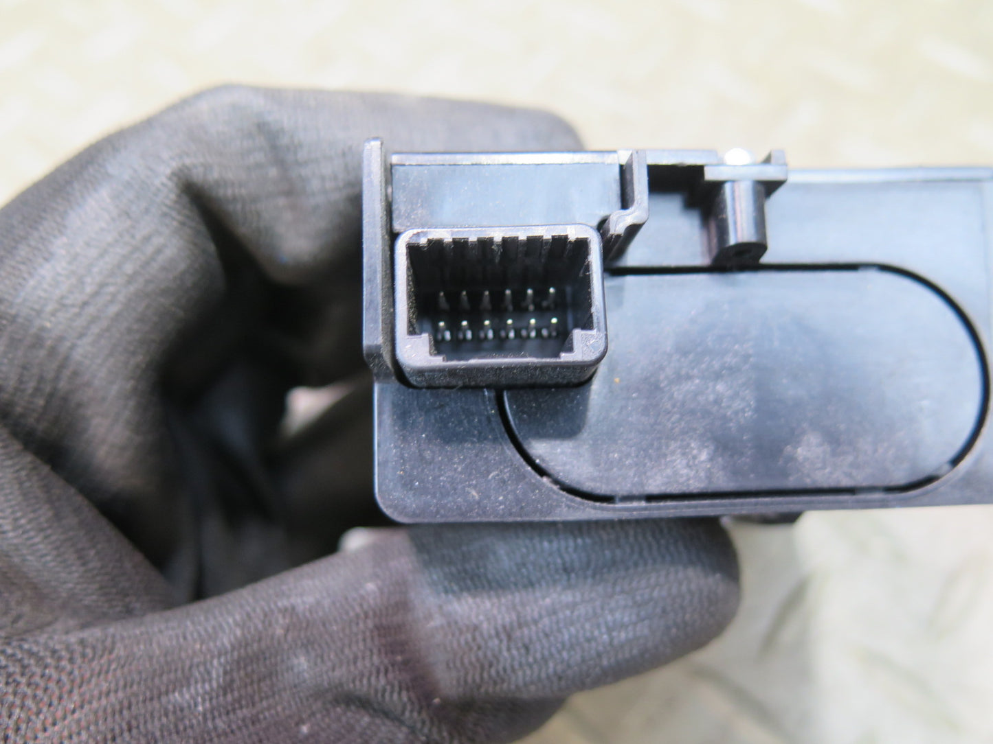 09-20 Nissan Z34 370Z Theft & Locking Card Slot Control Module 285F5-1EA0A OEM