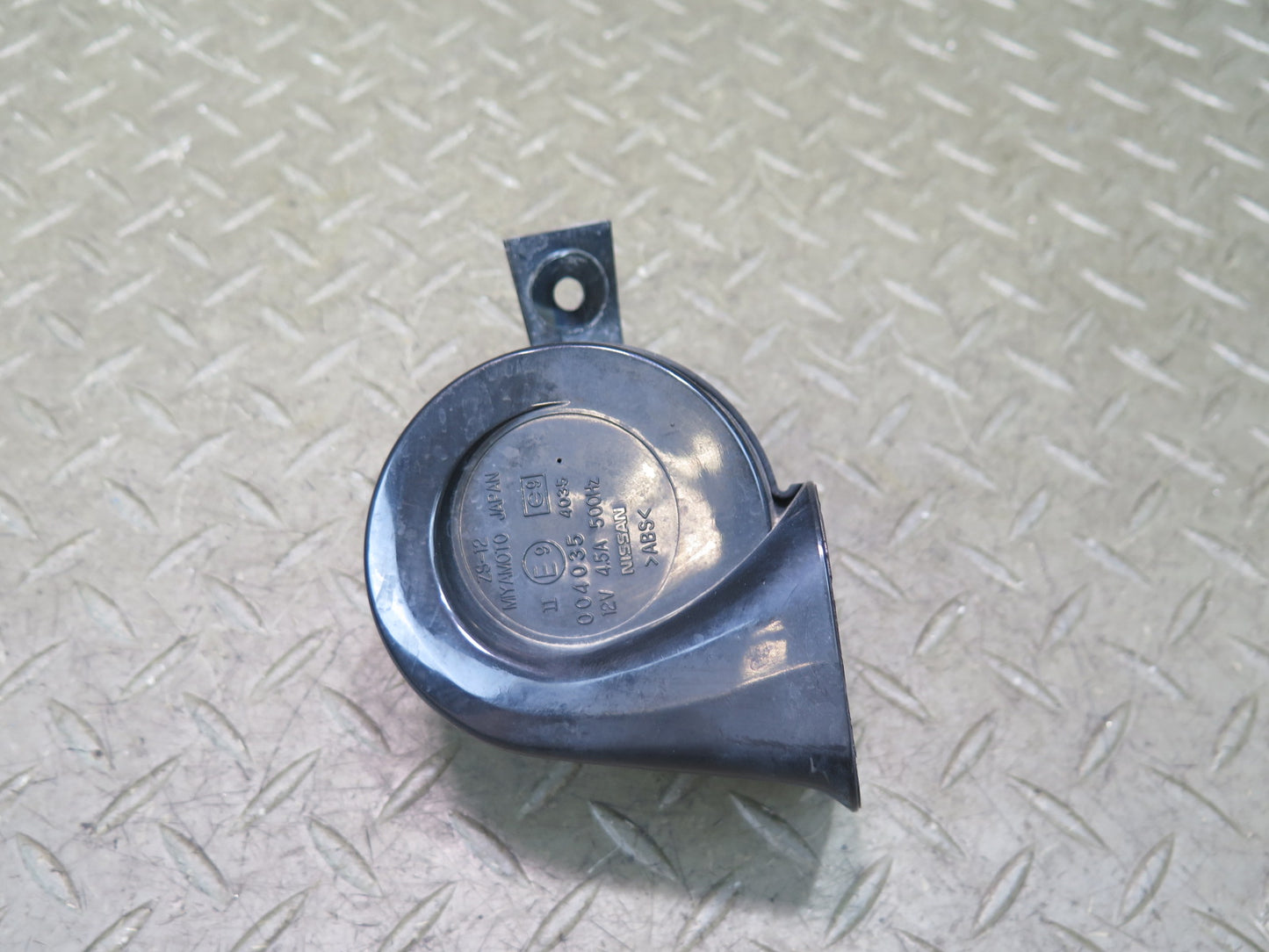 09-20 Nissan Z34 370Z Set of 2 High & Low Tone Note Pitch Horn Signal OEM