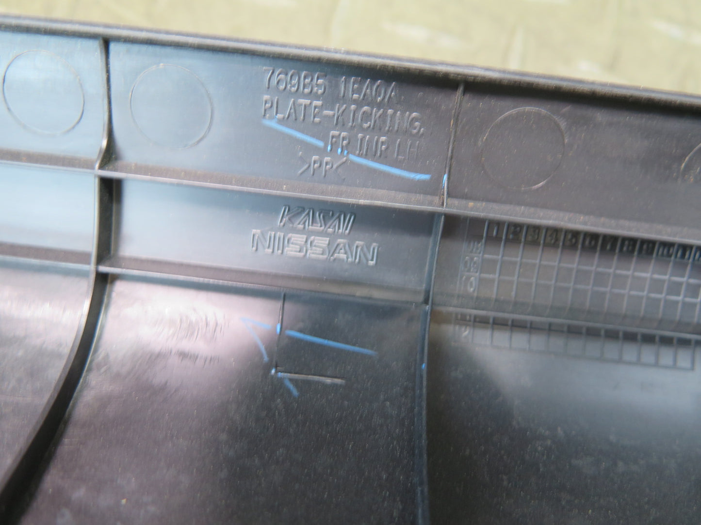 09-20 Nissan Z34 370Z Set of 2 Left & Right Door Sill Scuff Plate Trim Cover OEM