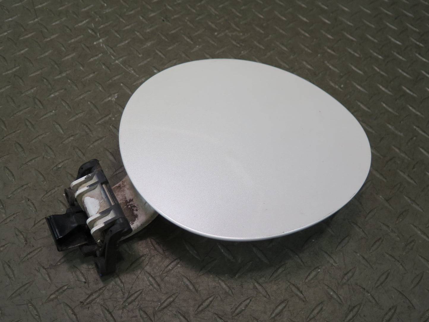 09-20 Nissan Z34 370Z Fuel Tank Filler Door Lid Cover Pearl White OEM