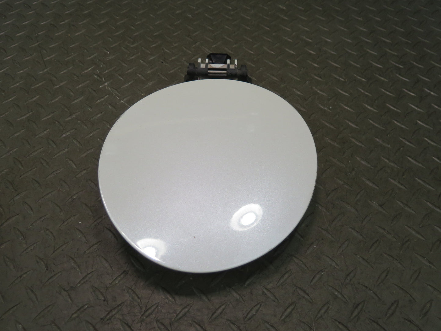 09-20 Nissan Z34 370Z Fuel Tank Filler Door Lid Cover Pearl White OEM