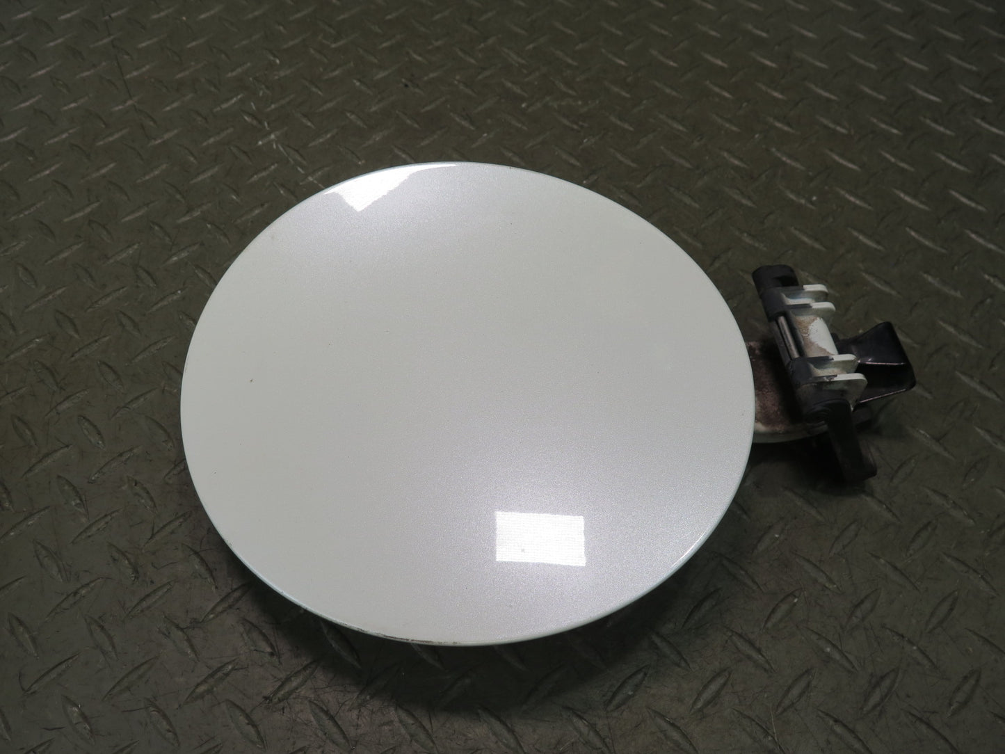 09-20 Nissan Z34 370Z Fuel Tank Filler Door Lid Cover Pearl White OEM