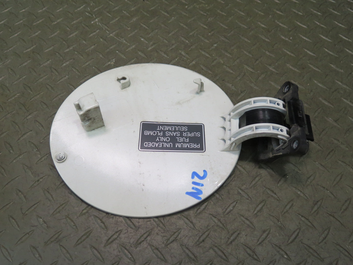 09-20 Nissan Z34 370Z Fuel Tank Filler Door Lid Cover Pearl White OEM