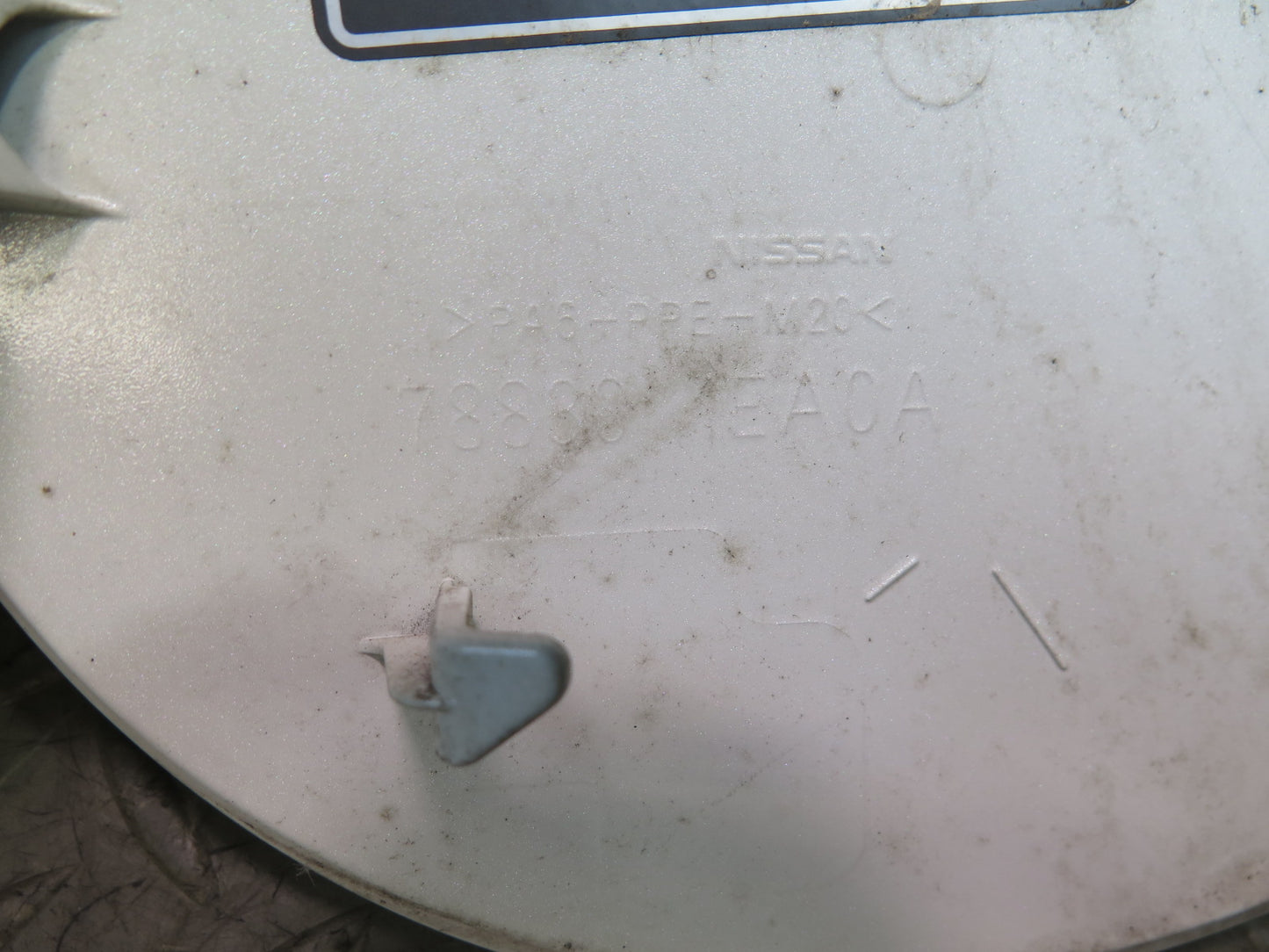 09-20 Nissan Z34 370Z Fuel Tank Filler Door Lid Cover Pearl White OEM