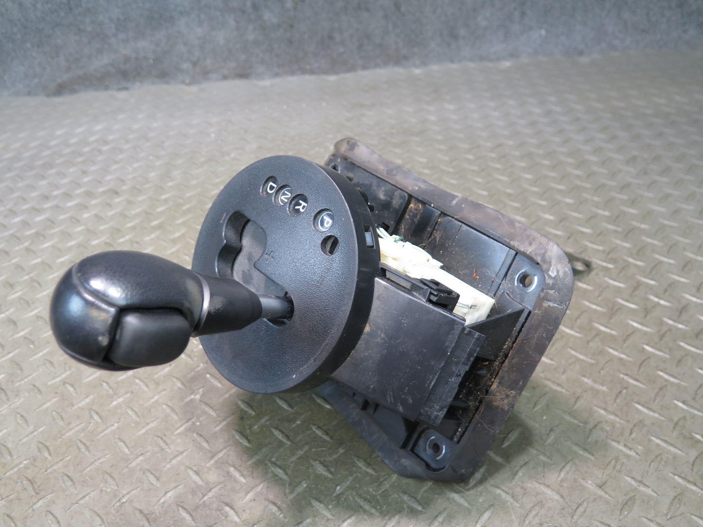 09-20 Nissan 370Z Z34 A/T Automatic Transmission Gear Shifter Assembly OEM