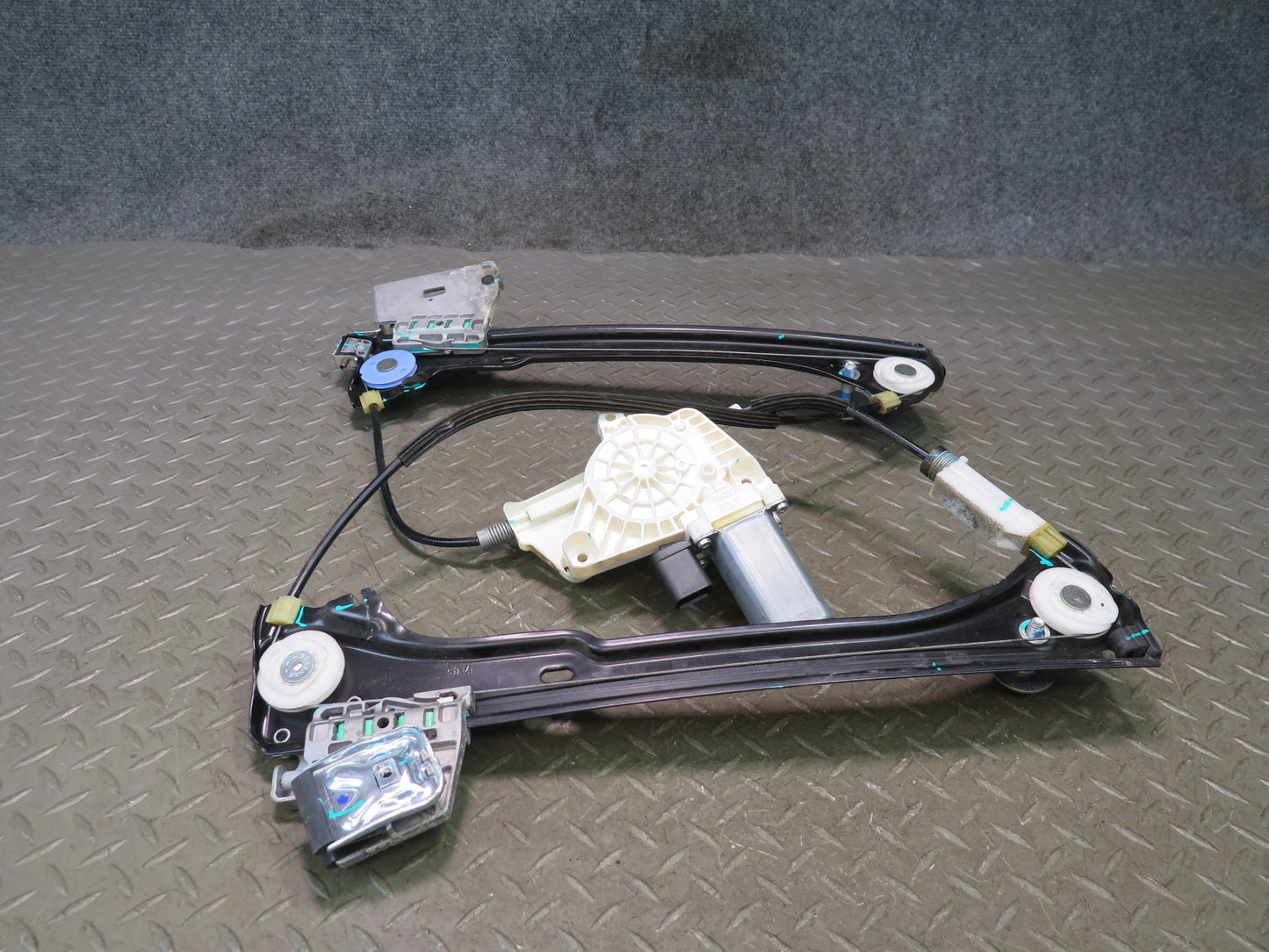 09-20 Nissan 370Z Z34 Left Door Window Regulator w Motor OEM