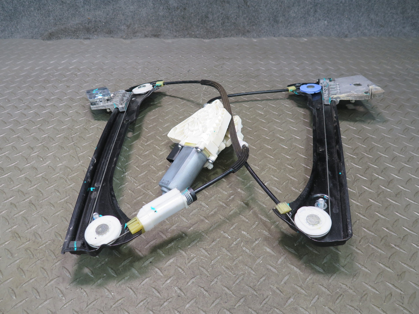 09-20 Nissan 370Z Z34 Left Door Window Regulator w Motor OEM