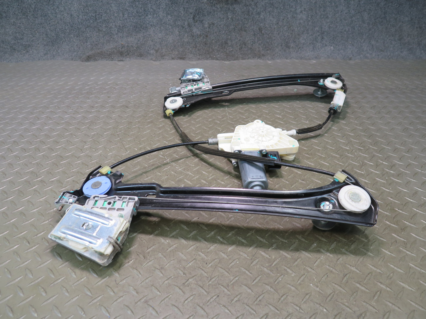 09-20 Nissan 370Z Z34 Right Door Window Regulator w Motor OEM