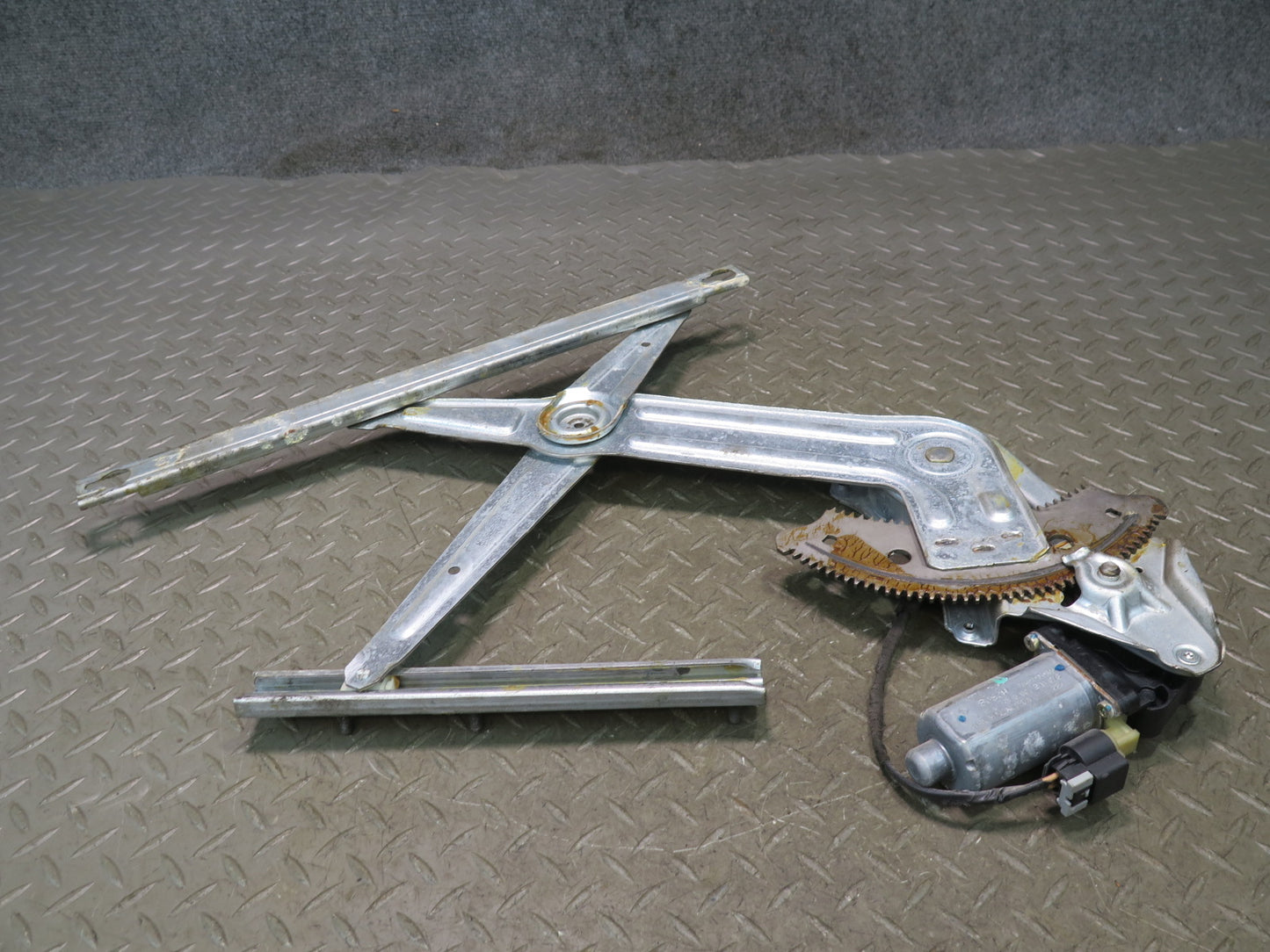 02-08 Dodge RAM 1500 DR Rear Right Door Window Regulator w Motor OEM