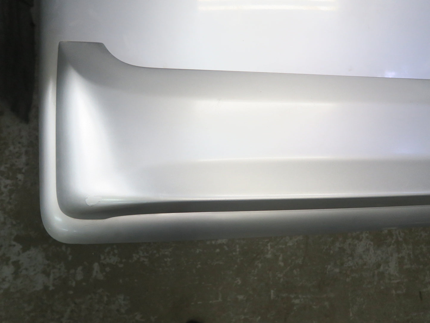 05-06 Dodge RAM SRT10 DR BED Hard Tonneau Cover w Spoiler Bright Silver OEM