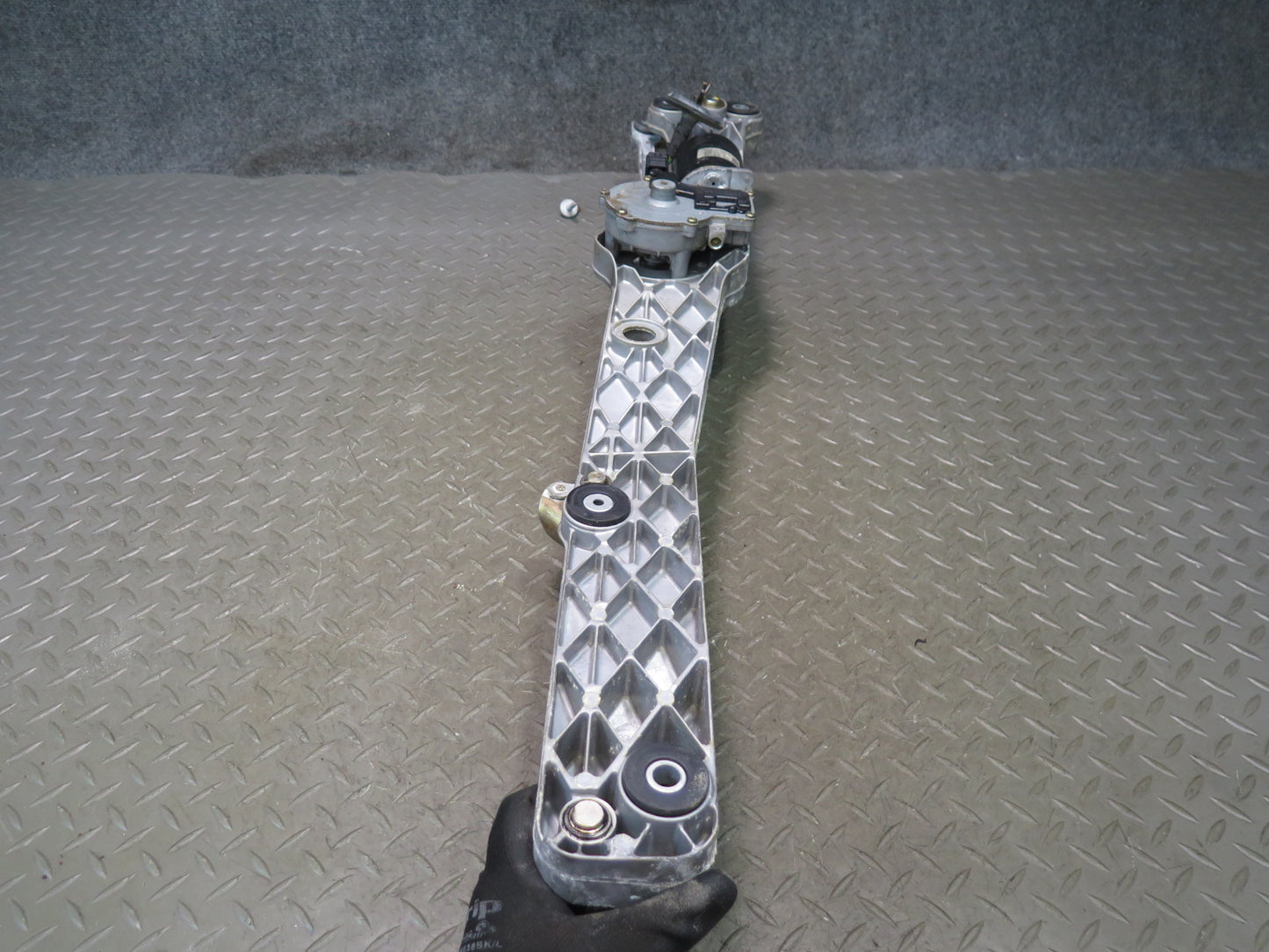 97-03 BMW E39 540i Windshield Wiper Transmission Linkage w Motor OEM