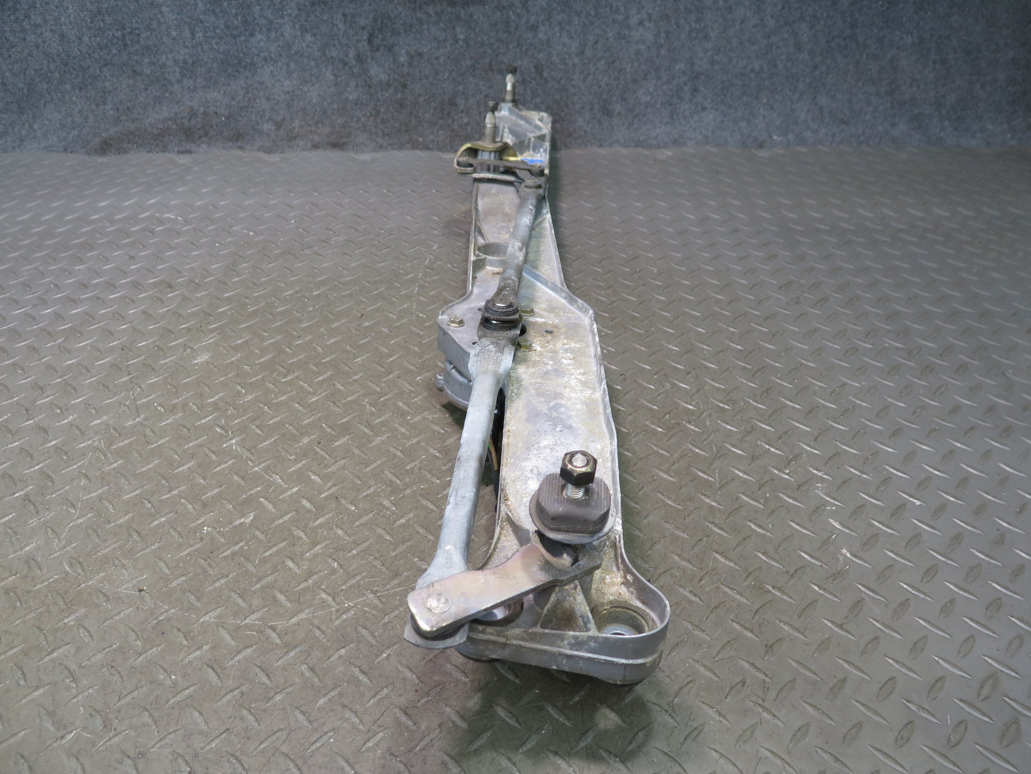 97-03 BMW E39 540i Windshield Wiper Transmission Linkage w Motor OEM