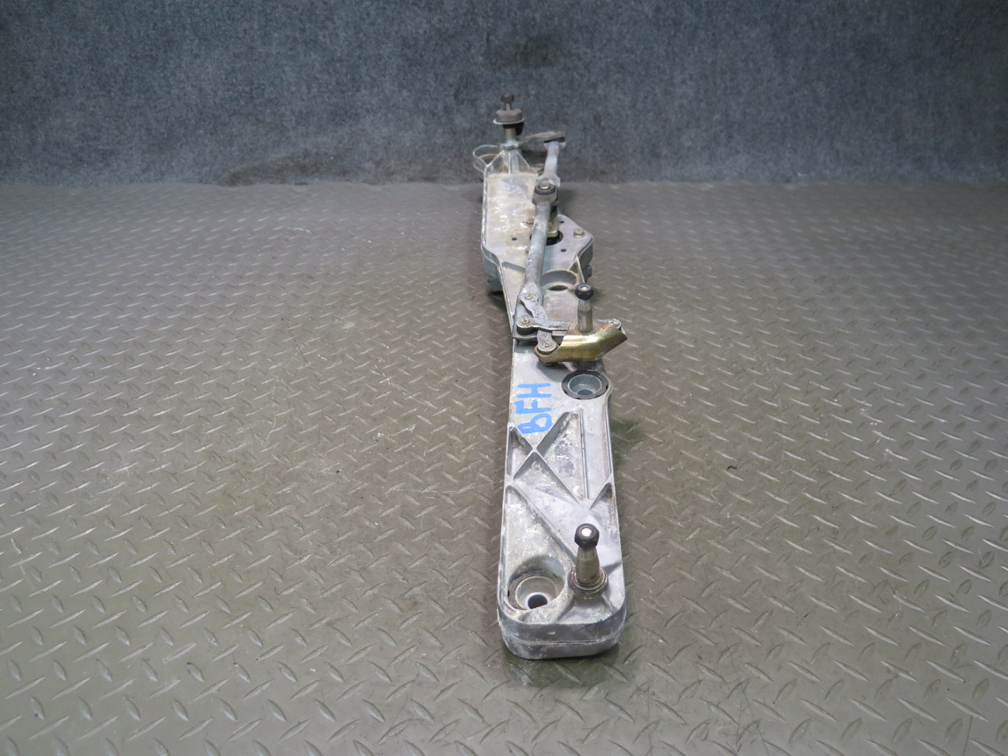 97-03 BMW E39 540i Windshield Wiper Transmission Linkage w Motor OEM
