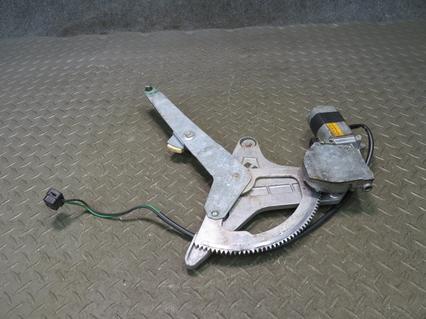 86-91 Mercedes W126 560SEL Sedan Rear Left Door Window Regulator w Motor OEM