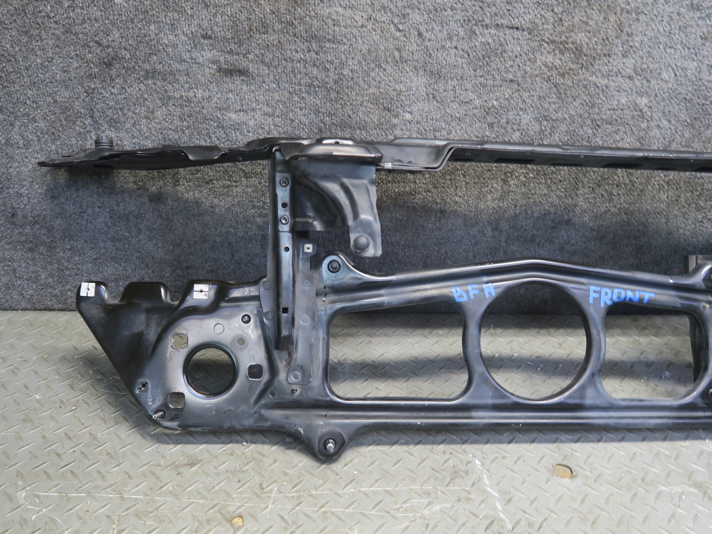 97-03 BMW E39 540i Front Radiator Core Support Panel Reinforcement Shock Set OEM