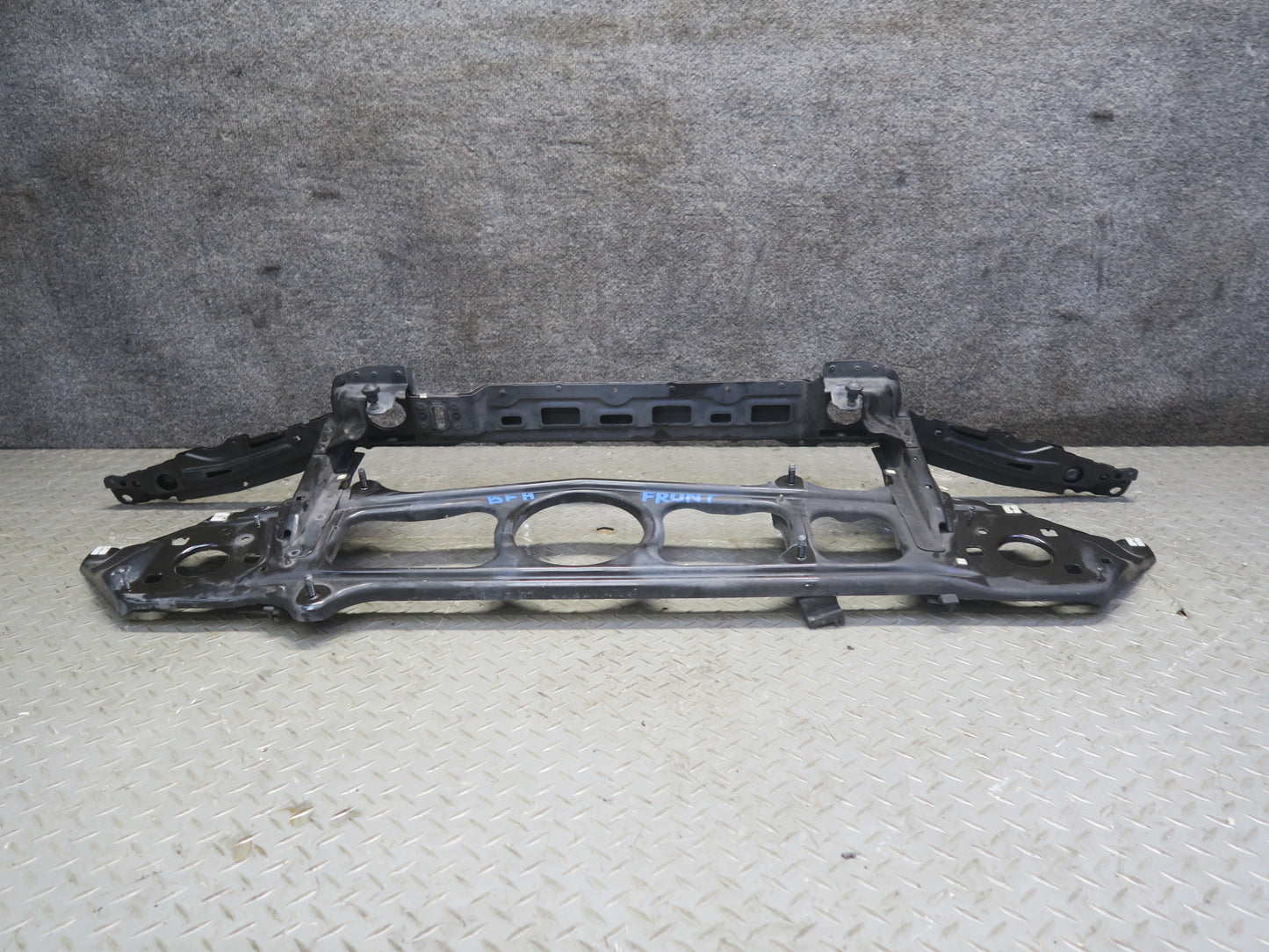 97-03 BMW E39 540i Front Radiator Core Support Panel Reinforcement Shock Set OEM