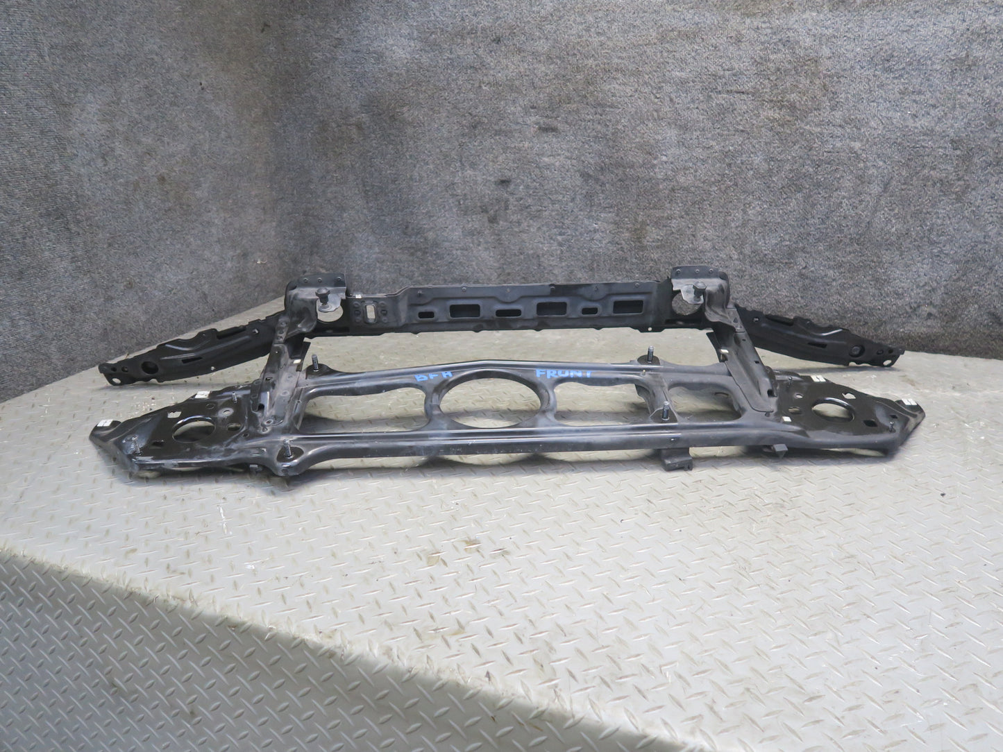 97-03 BMW E39 540i Front Radiator Core Support Panel Reinforcement Shock Set OEM