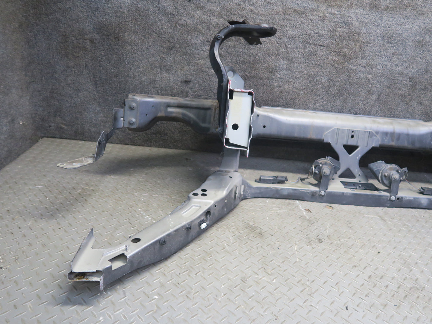 05-08 Mercedes R171 SLK Front Impact Reinforcement Bar Radiator Core Horns OEM