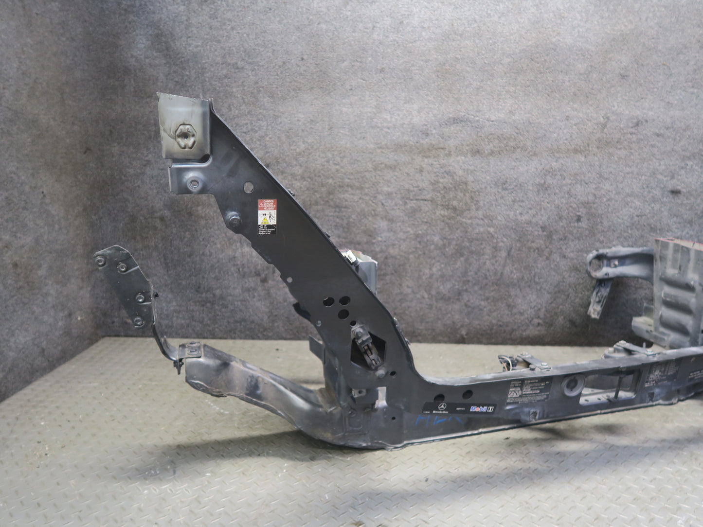05-08 Mercedes R171 SLK Front Impact Reinforcement Bar Radiator Core Horns OEM