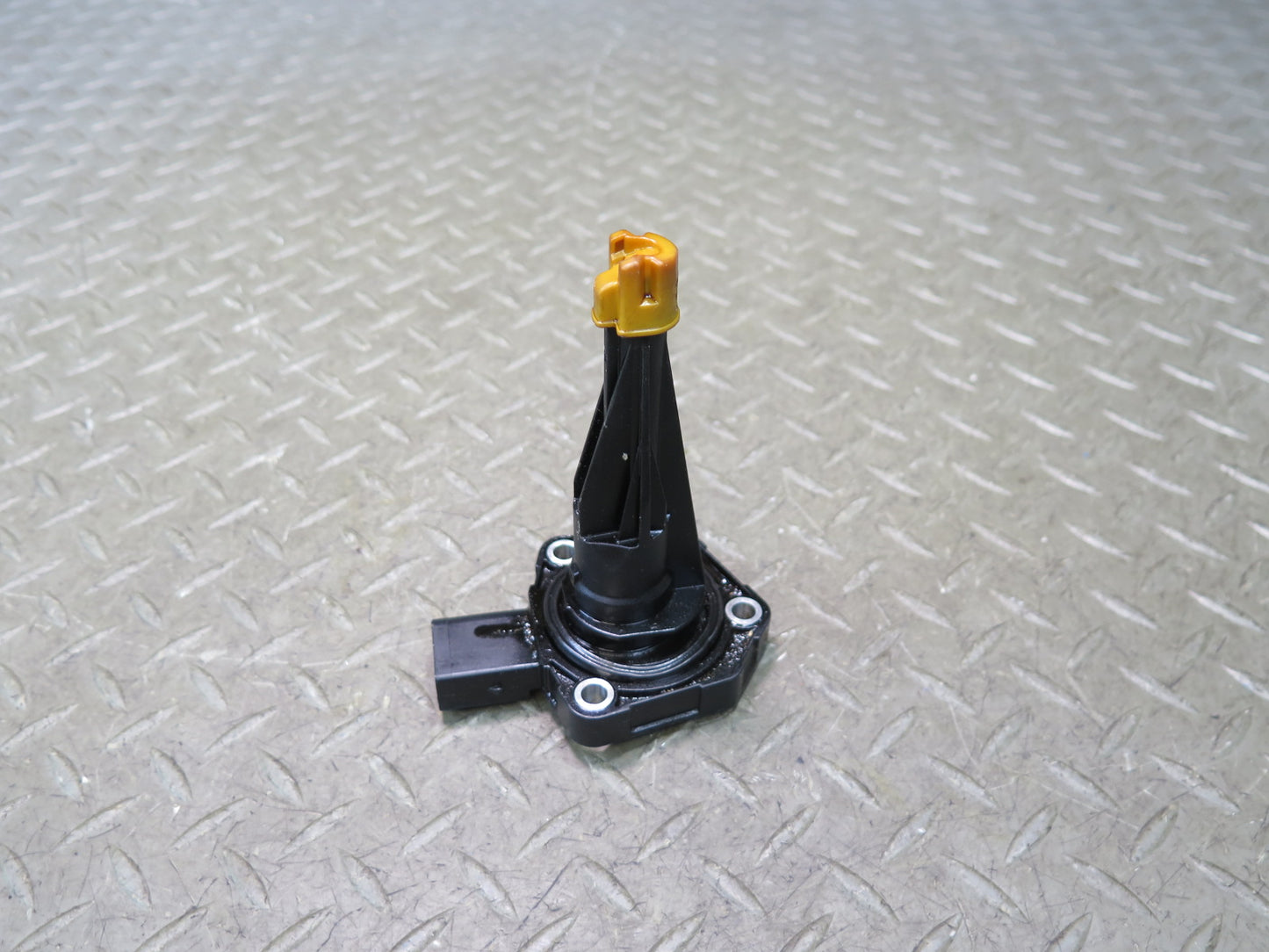 2015-2020 BMW F82 F83 M4 S55 Engine Motor Oil Level Sensor 7638342