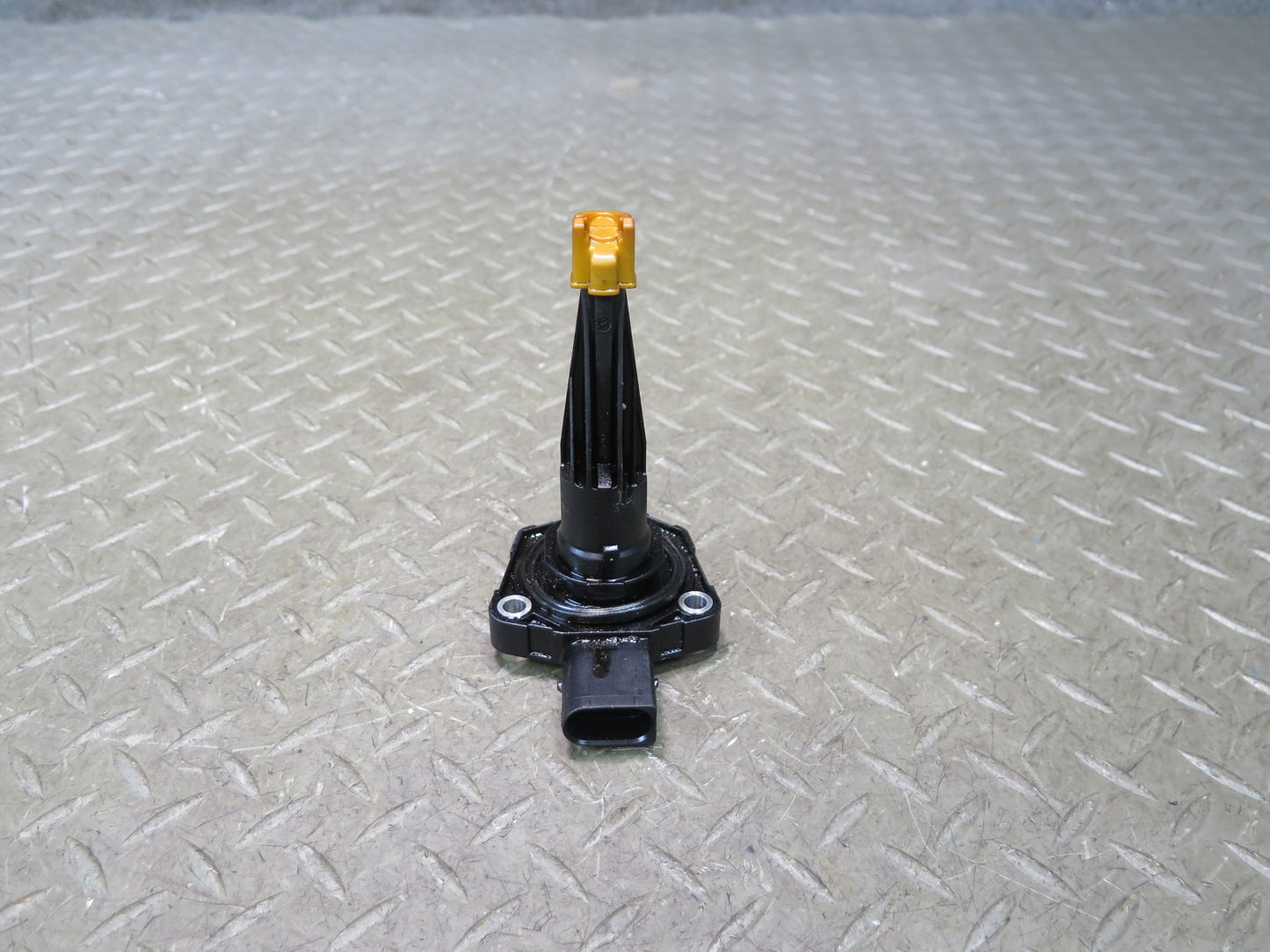 2015-2020 BMW F82 F83 M4 S55 Engine Motor Oil Level Sensor 7638342