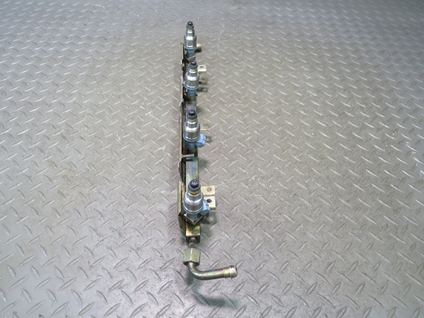 1985-1986 Porsche 928 S 5.0L Engine Fuel Rail W/ Injectors Set