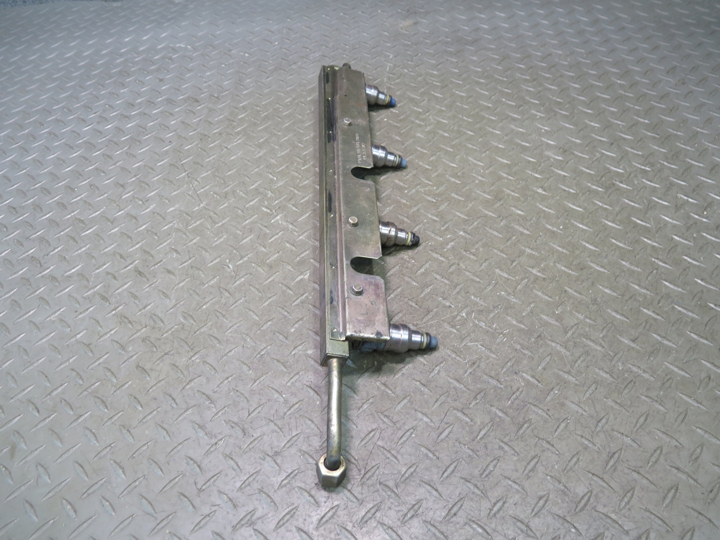 1985-1986 Porsche 928 S 5.0L Engine Fuel Rail W/ Injectors Set