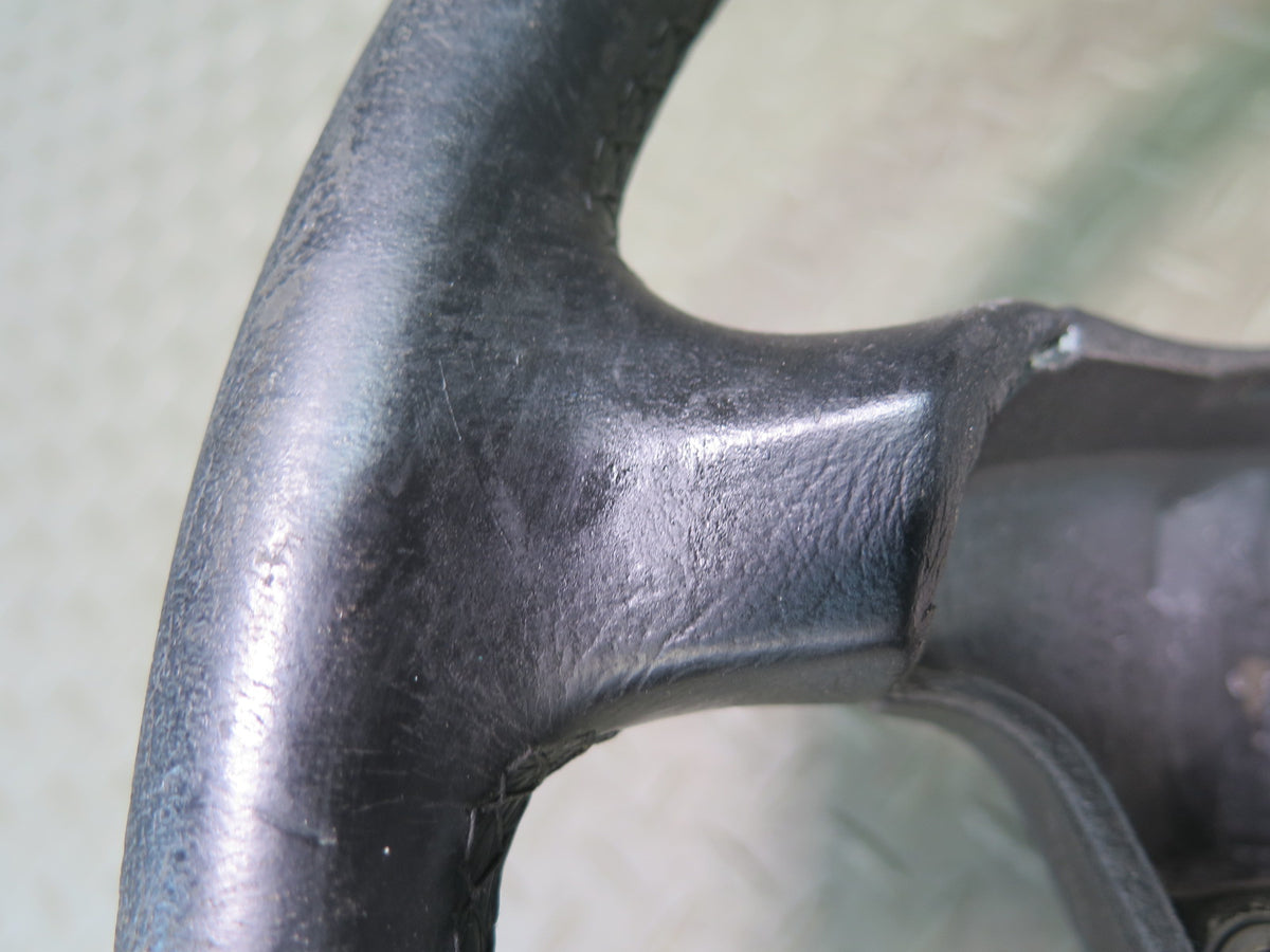97-99 BMW E39 540i 4 Spoke Leather Steering Black 1094259 Damaged