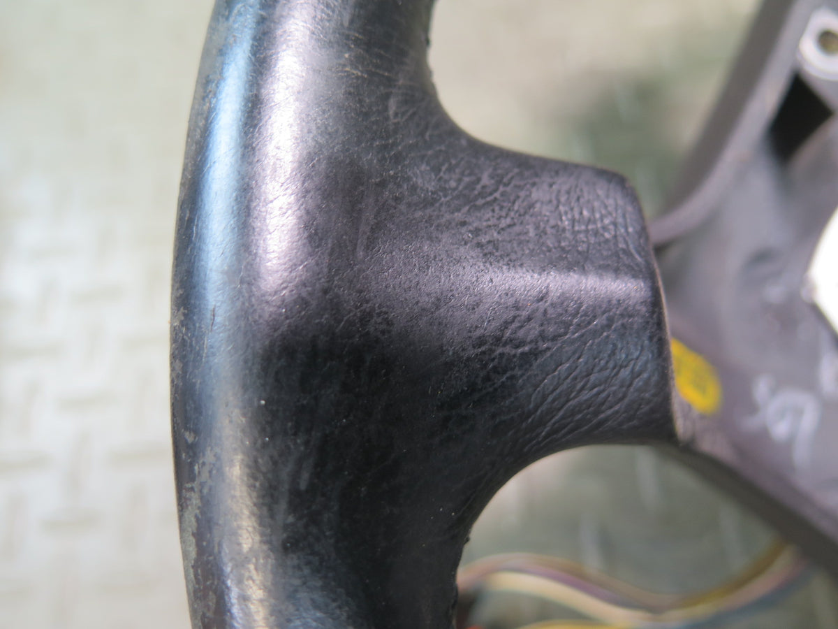 97-99 BMW E39 540i 4 Spoke Leather Steering Black 1094259 Damaged