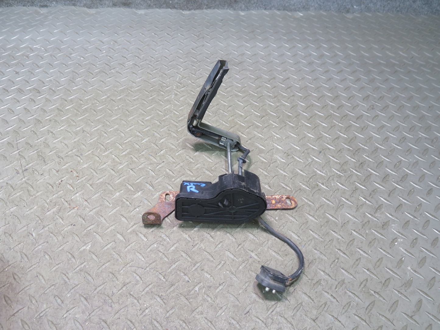 86-91 Mercedes W126 560SEL Set of 2 Front Headlight Wiper Arm w Motor Set OEM