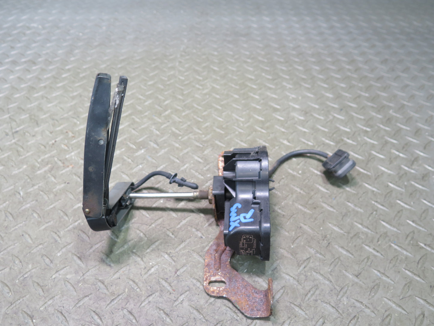 86-91 Mercedes W126 560SEL Set of 2 Front Headlight Wiper Arm w Motor Set OEM