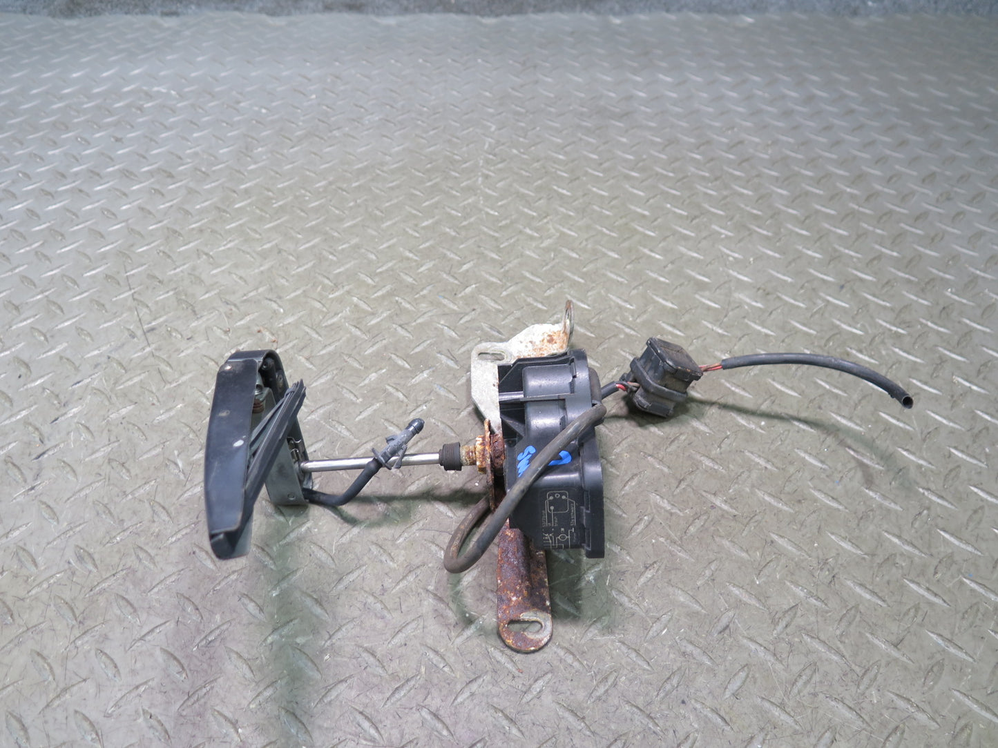 86-91 Mercedes W126 560SEL Set of 2 Front Headlight Wiper Arm w Motor Set OEM