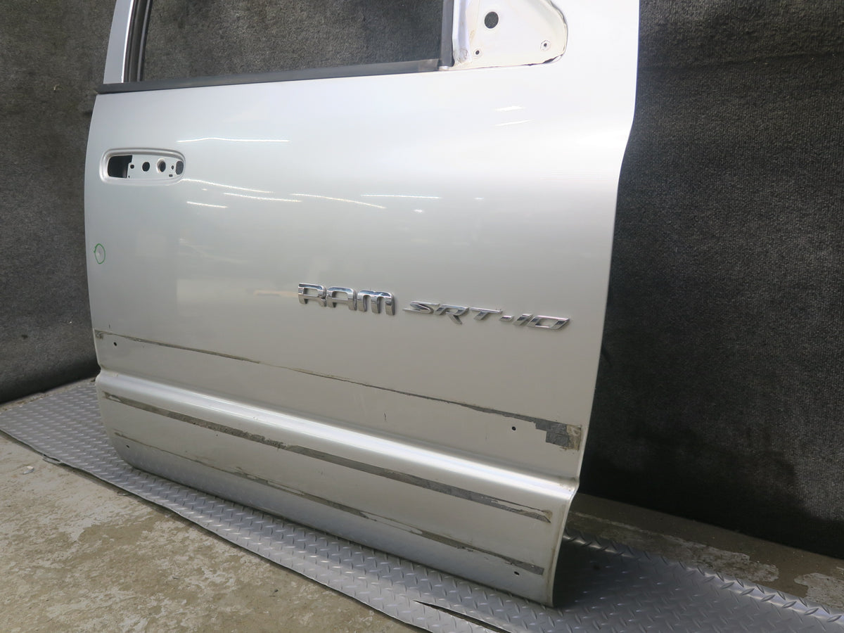 05-06 Dodge RAM 1500 DR Crew CAB SRT10 Front Right Door Shell Panel Damaged