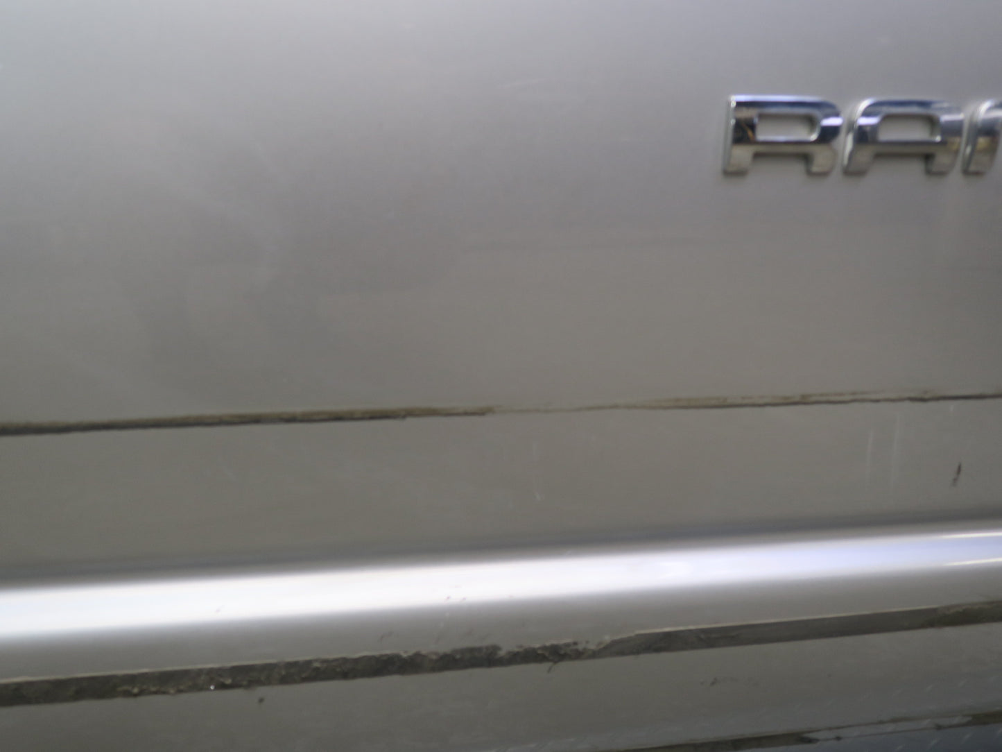 05-06 Dodge RAM 1500 DR Crew CAB SRT10 Front Right Door Shell Panel Damaged