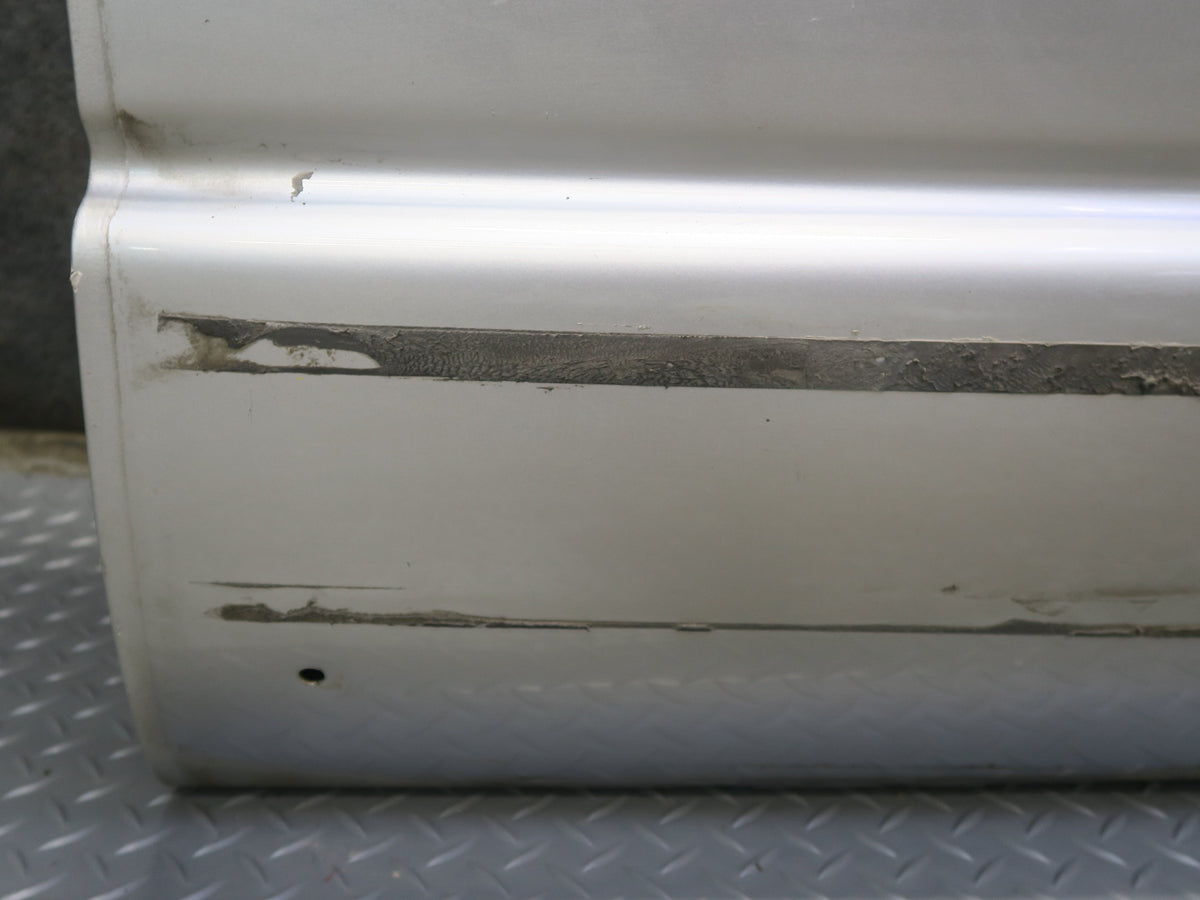05-06 Dodge RAM 1500 DR Crew CAB SRT10 Front Right Door Shell Panel Damaged