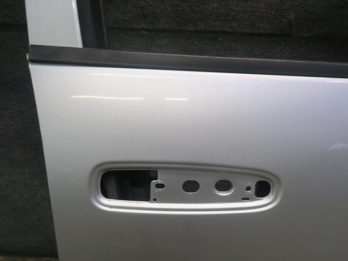 05-06 Dodge RAM 1500 DR Crew CAB SRT10 Front Right Door Shell Panel Damaged
