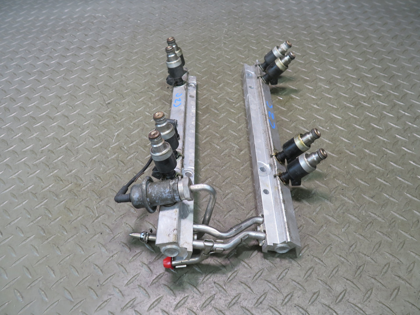92-93 Chevrolet Corvette C4 5.7L LT1 Engine Fuel Rail w Injectors Set 81K OEM